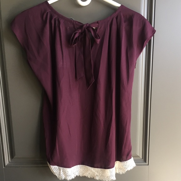 Lauren Conrad BNWT Burgundy Tie Back Lace Blouse S - Picture 2 of 10
